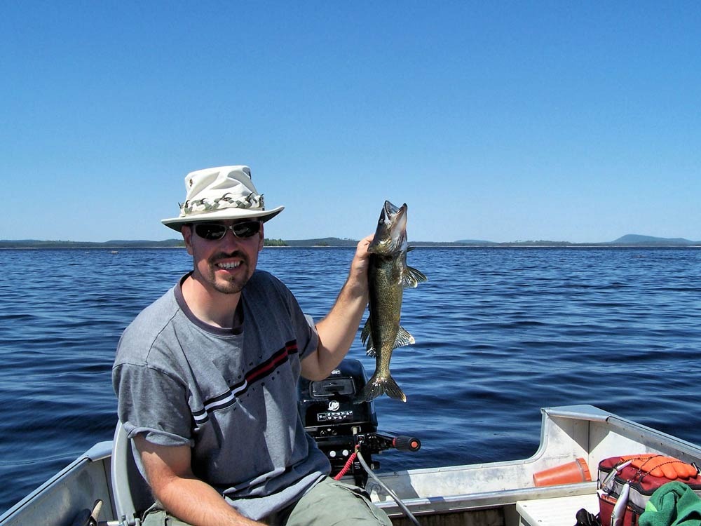 Fishing Walleye at Pourvoirie Baie de l'Est, Mauricie, Quebec — photo 4