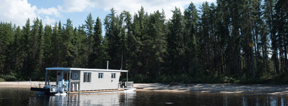 Cabin ANOUK HOUSEBOAT — Pourvoirie du Barrage Gouin et du Magnan – Pourvoirie du Barrage Gouin et du Magnan