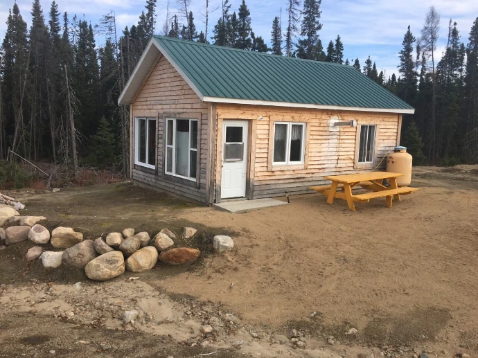 CHALET SÉBASTIEN — Pourvoirie du Lac à l'Ours Blanc – Pourvoirie du Lac à l'Ours Blanc