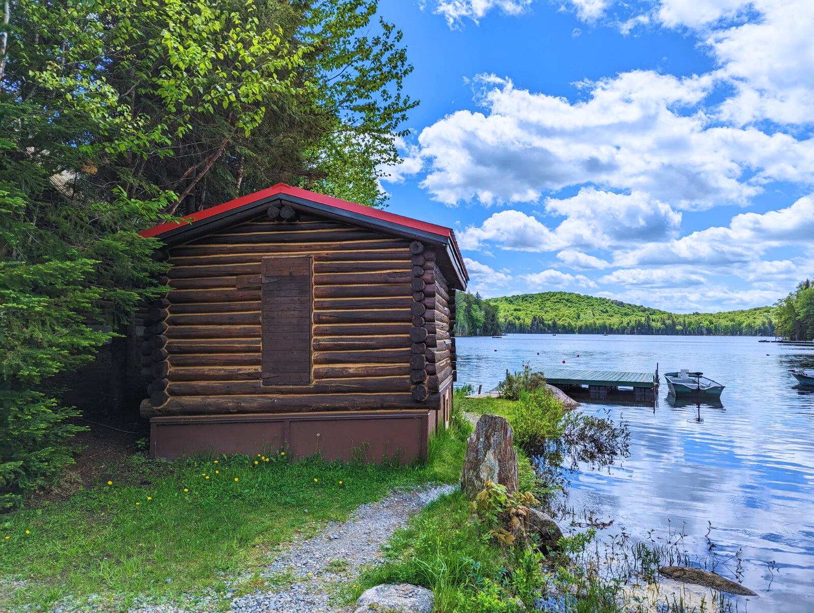CAMP LE ROBINSON — Pourvoirie du Lac Berval – Pourvoirie du Lac Berval