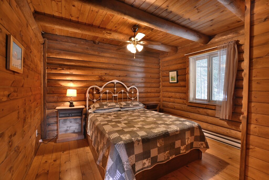LE ROCHER CABIN – Pourvoirie du Lac Berval