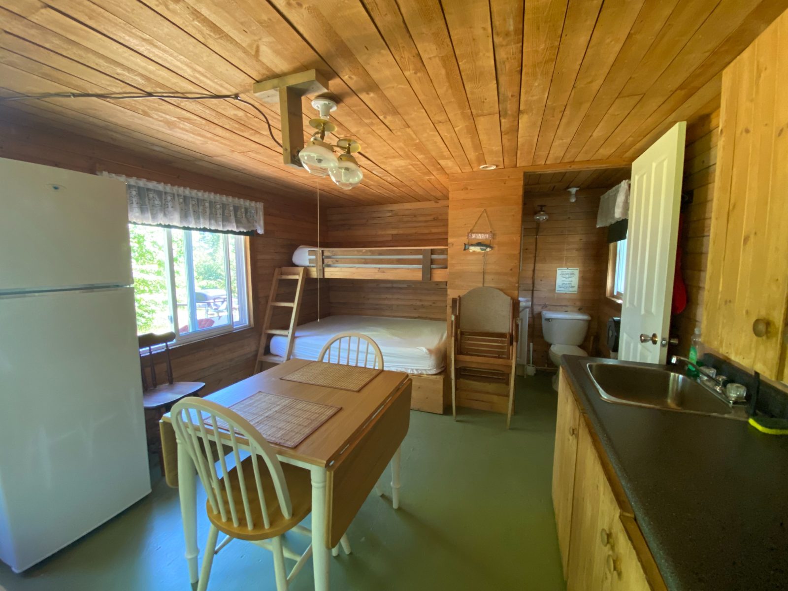 CAMP COLIBRI – Pourvoirie du Lac Matchi-Manitou