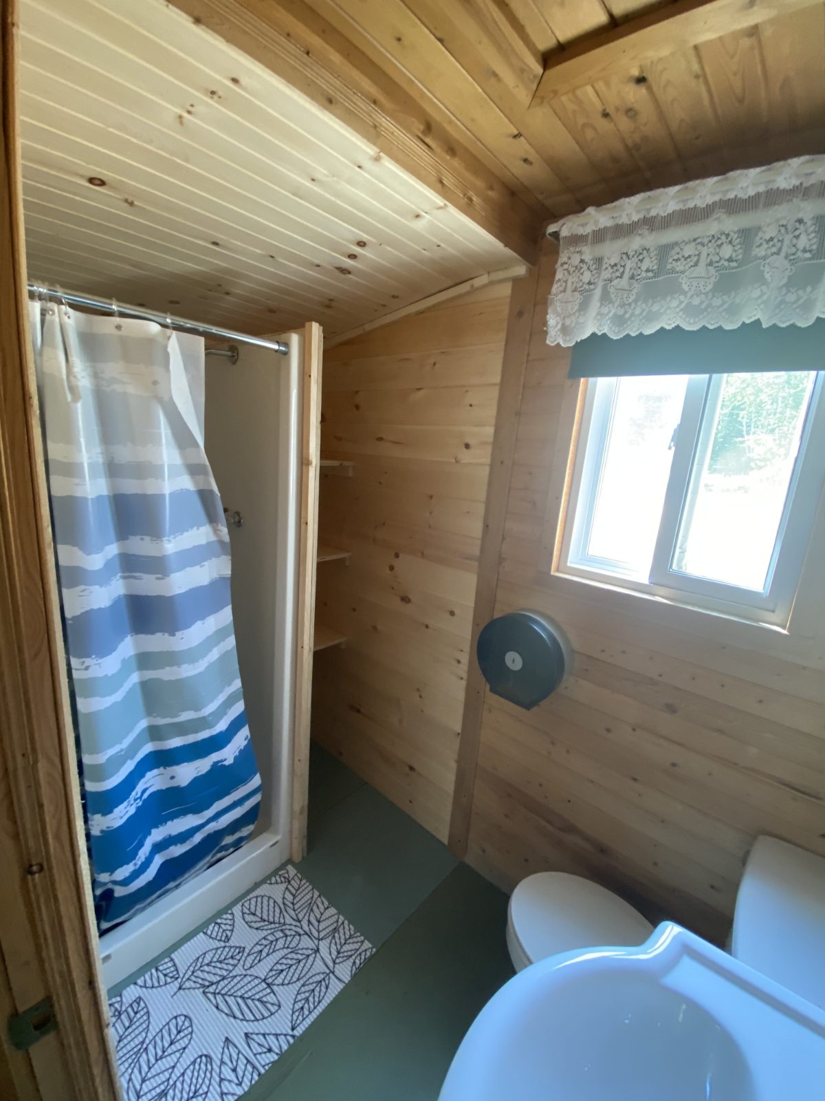 CAMP MÉSANGE — Pourvoirie du Lac Matchi-Manitou – Pourvoirie du Lac Matchi-Manitou