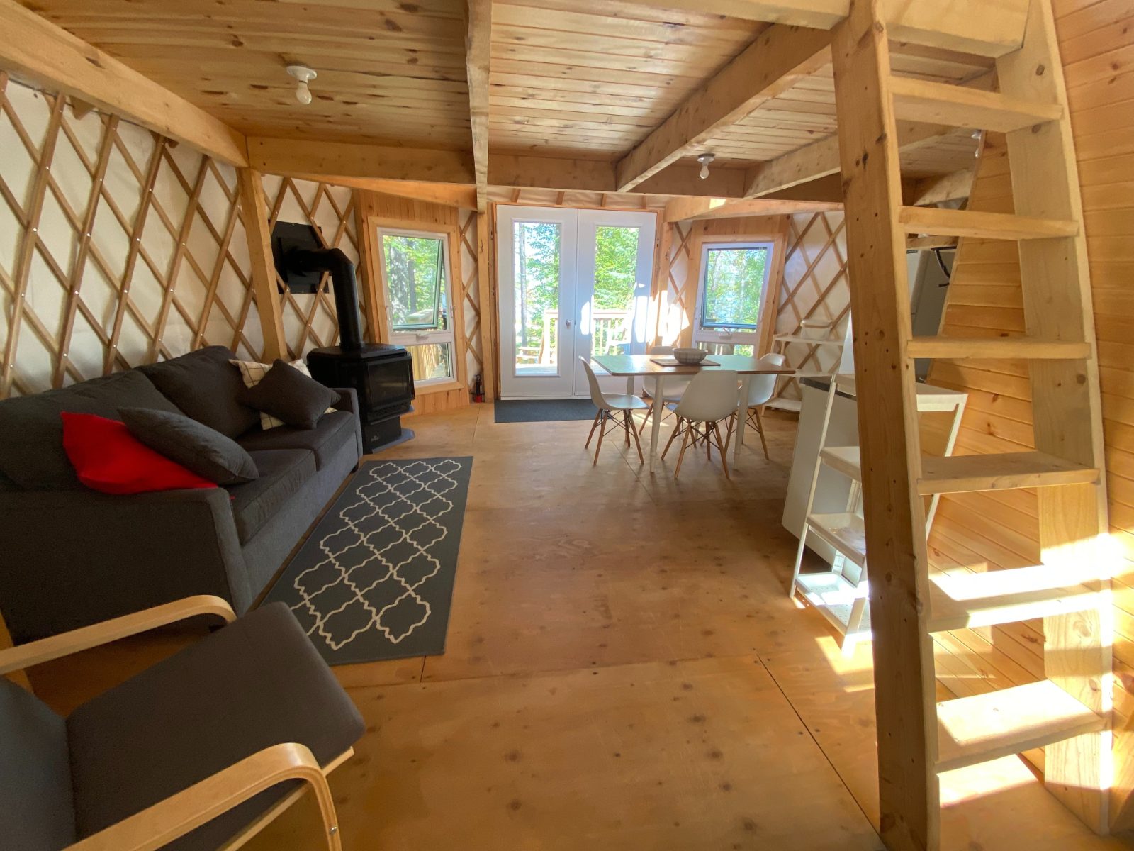 YURT 4 - SISIUS – Pourvoirie du Lac Matchi-Manitou