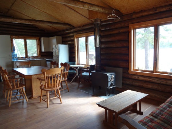 LE COUGAR CABIN – Pourvoirie Fer à Cheval
