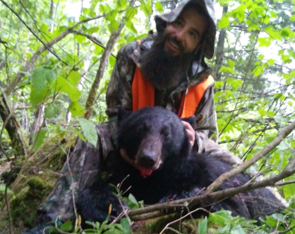 Hunting Black bear at Pourvoirie Fer à Cheval, Laurentides, Quebec — photo 2