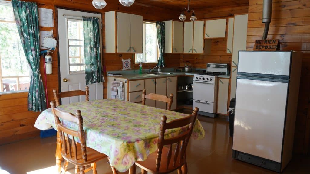 CHALET 10 — Pourvoirie J.E. Goyette – Pourvoirie J.E. Goyette