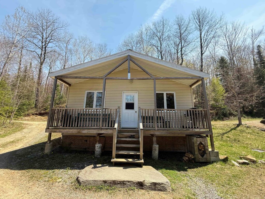 LE LOUP CABIN – LE LOUP CABIN