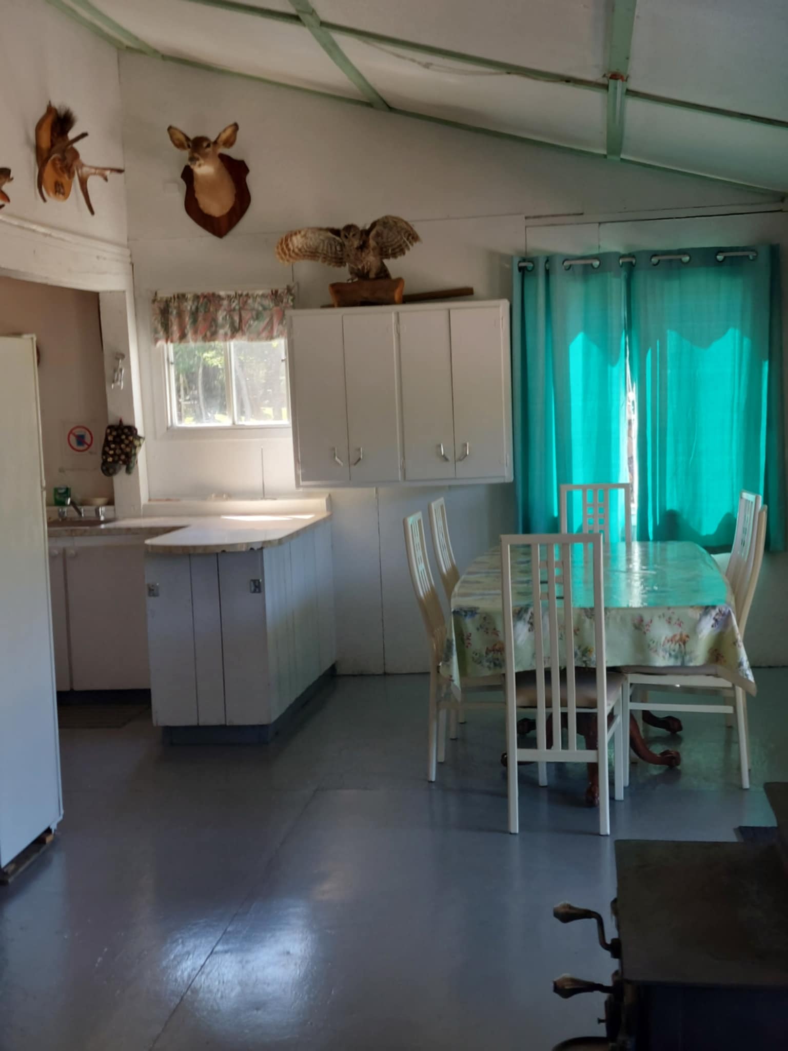 L'AIGLE CABIN – L'AIGLE CABIN