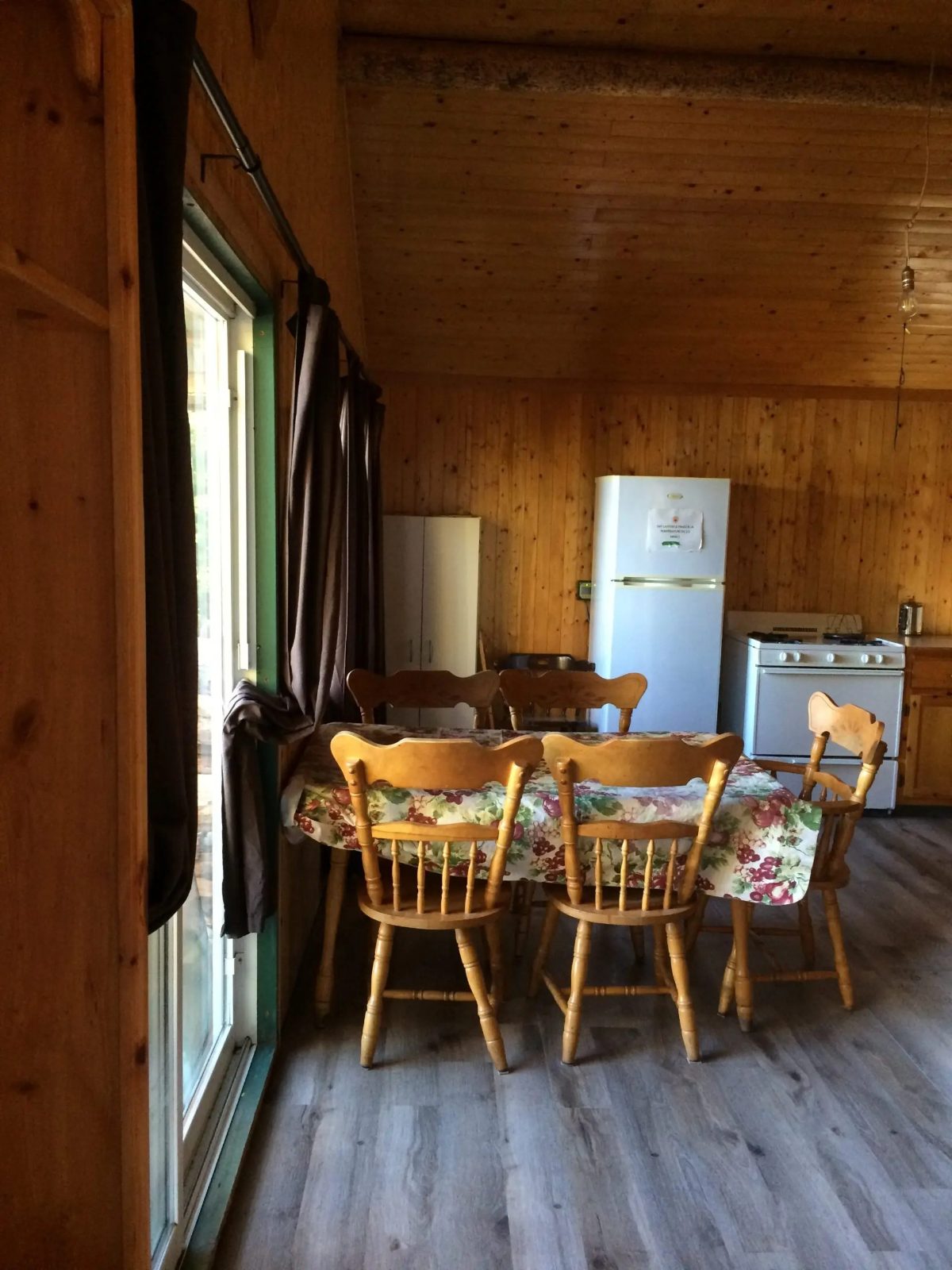 LAC DES ATTELLES CABIN – Pourvoirie Waban-Aki