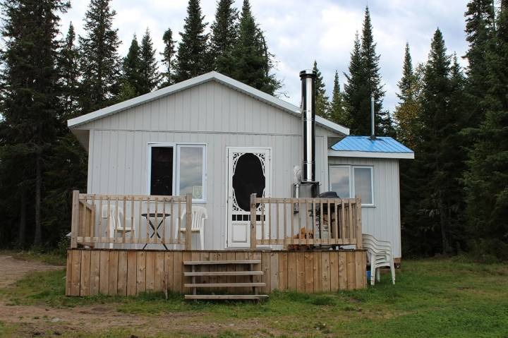 CHALET LE MÉSANGEAI – Pourvoirie Waban-Aki