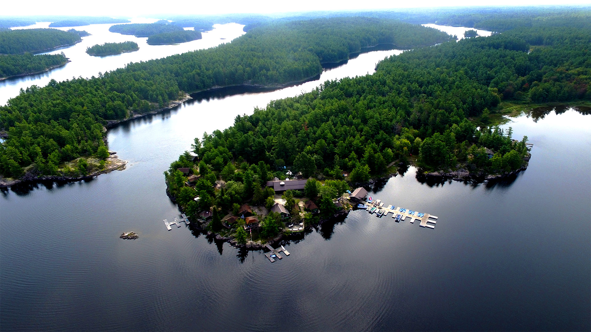 Photo de Crane’s Lochaven Wilderness Lodge sur la Rivière des Français, On