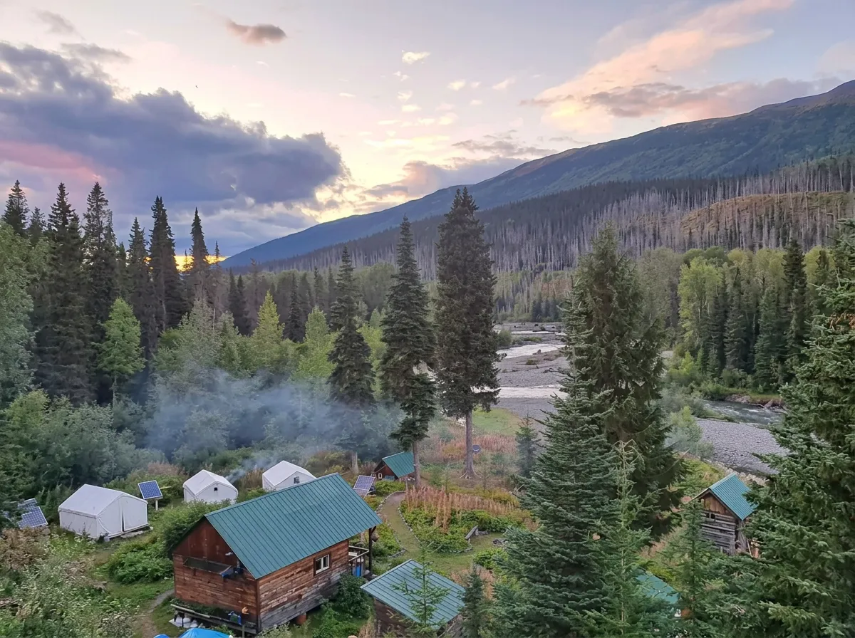 Photo de Damdochax River Lodge dans la Vallée de la Bulkley, Bc