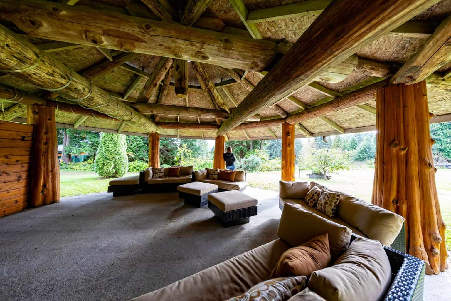 Chalet Yellow Cedar Lodge — Nicholas Dean Lodge – Nicholas Dean Lodge
