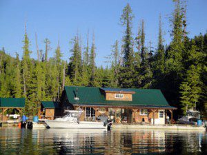 Chalet flottant — Nootka Sound Sport Fishing – Nootka Sound Sport Fishing