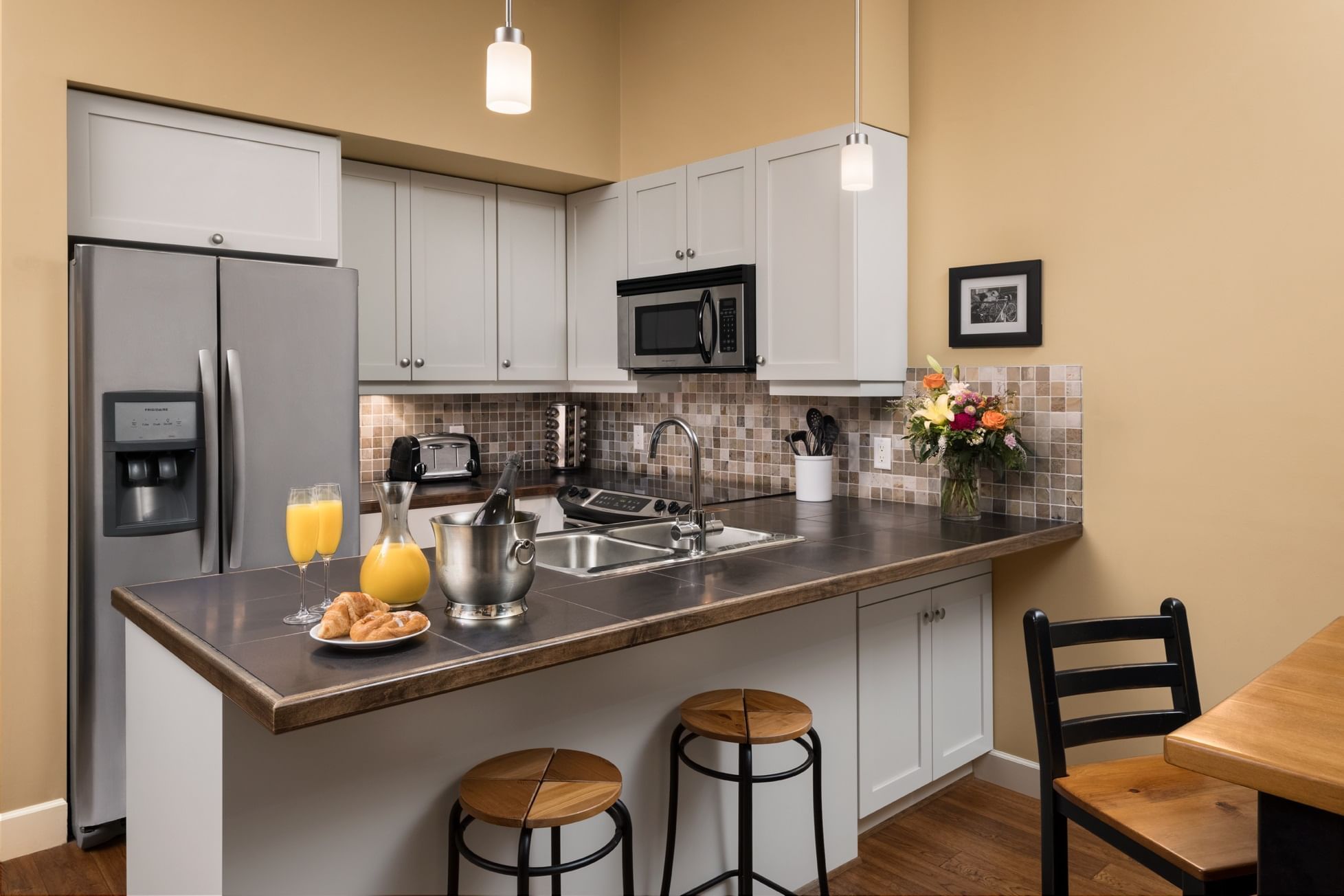 Two Bedroom Trout Lake Townhome – Pacific Outback Resort