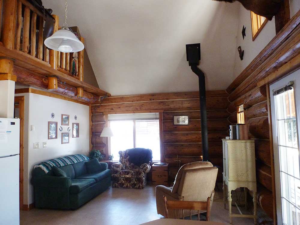 Chalet Grandpa – Anchor D Guiding & Outfitting Ltd.