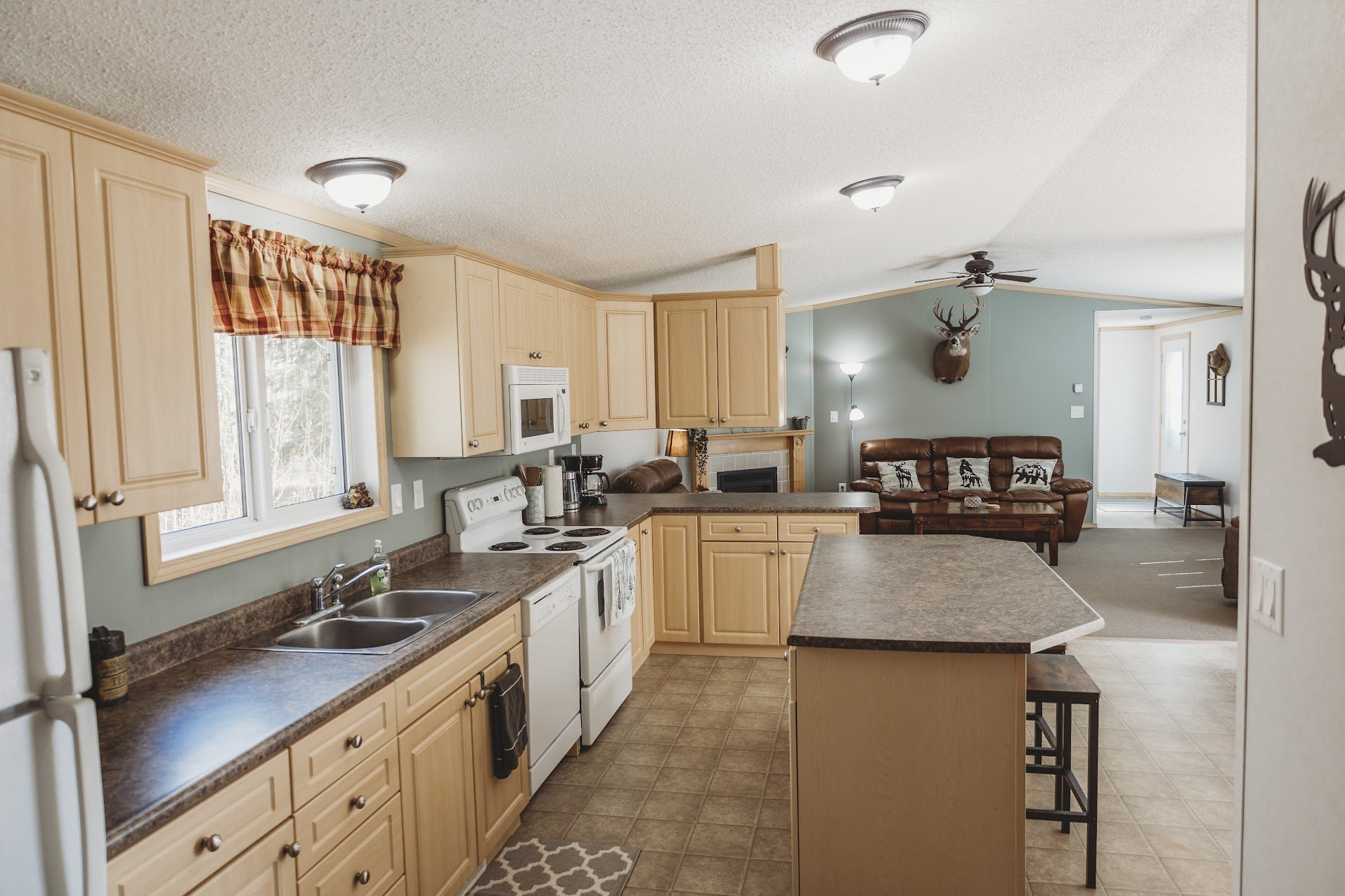 Cabin The Lodge — Corbett Creek Outfitters – Corbett Creek Outfitters