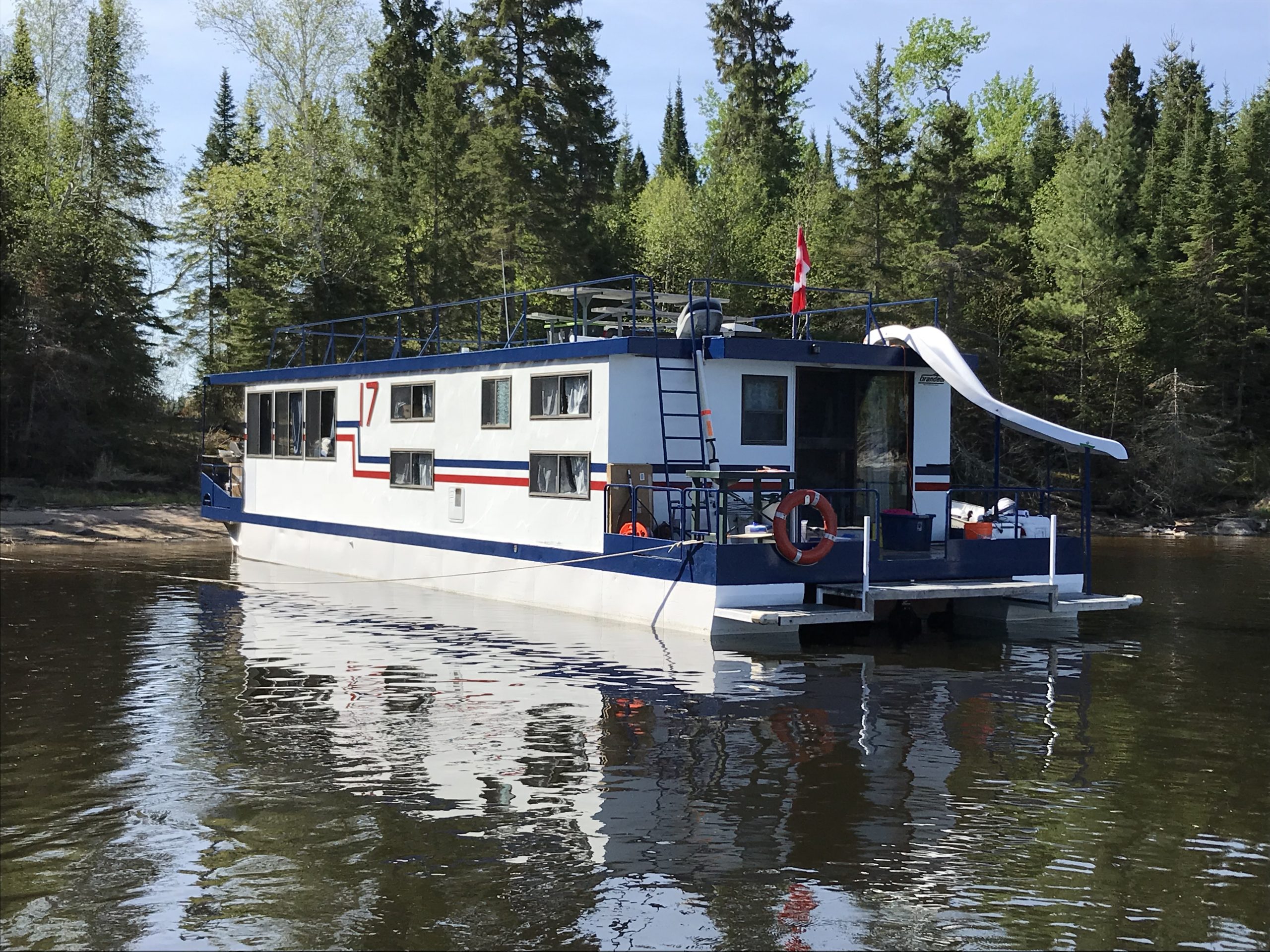 Photo de Ontario Wilderness Houseboat Rentals dans le Sunset Country, On