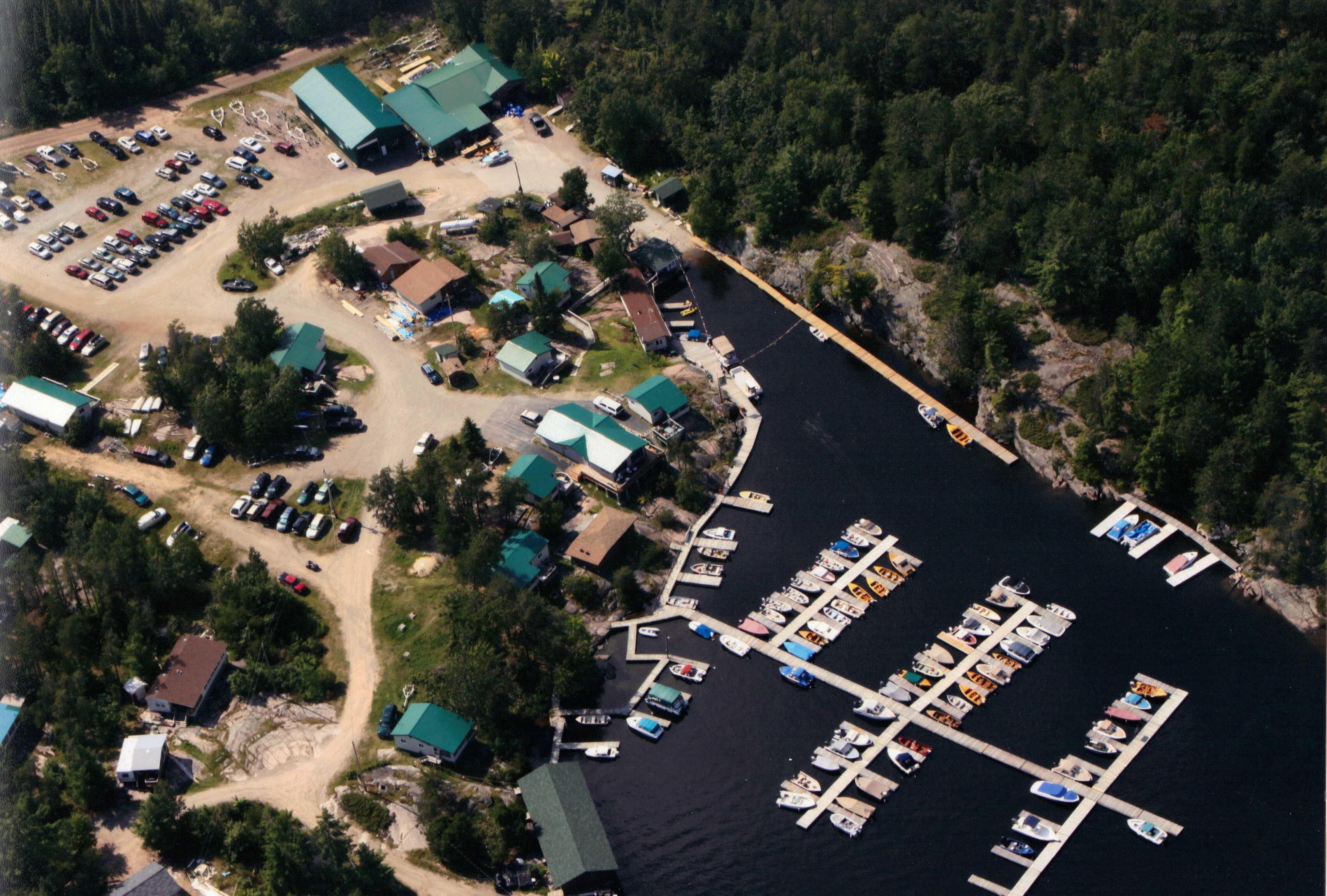 Photo de Riverview Cottages sur la Rivière des Français, On