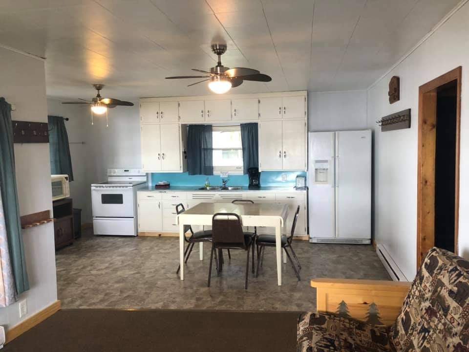 Cabin Bear's Den — Saarela’s Moonlite Bay – Saarela’s Moonlite Bay