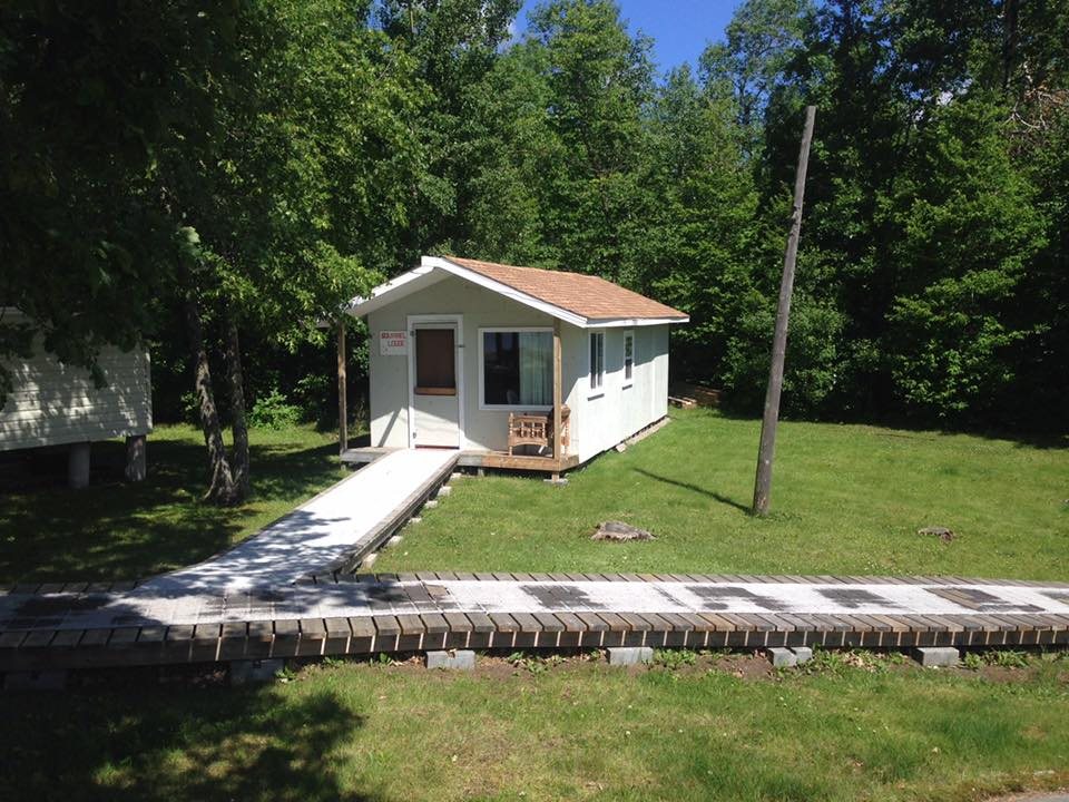 Cabin Squirrel Lodge — Saarela’s Moonlite Bay – Saarela’s Moonlite Bay