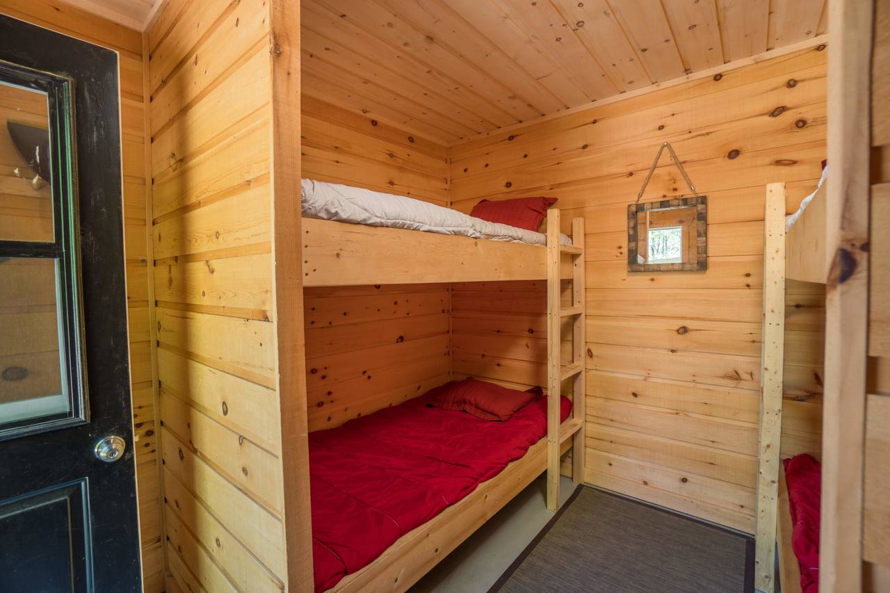 Chalet Le Bunkhouse — Voyageur Quest – Voyageur Quest
