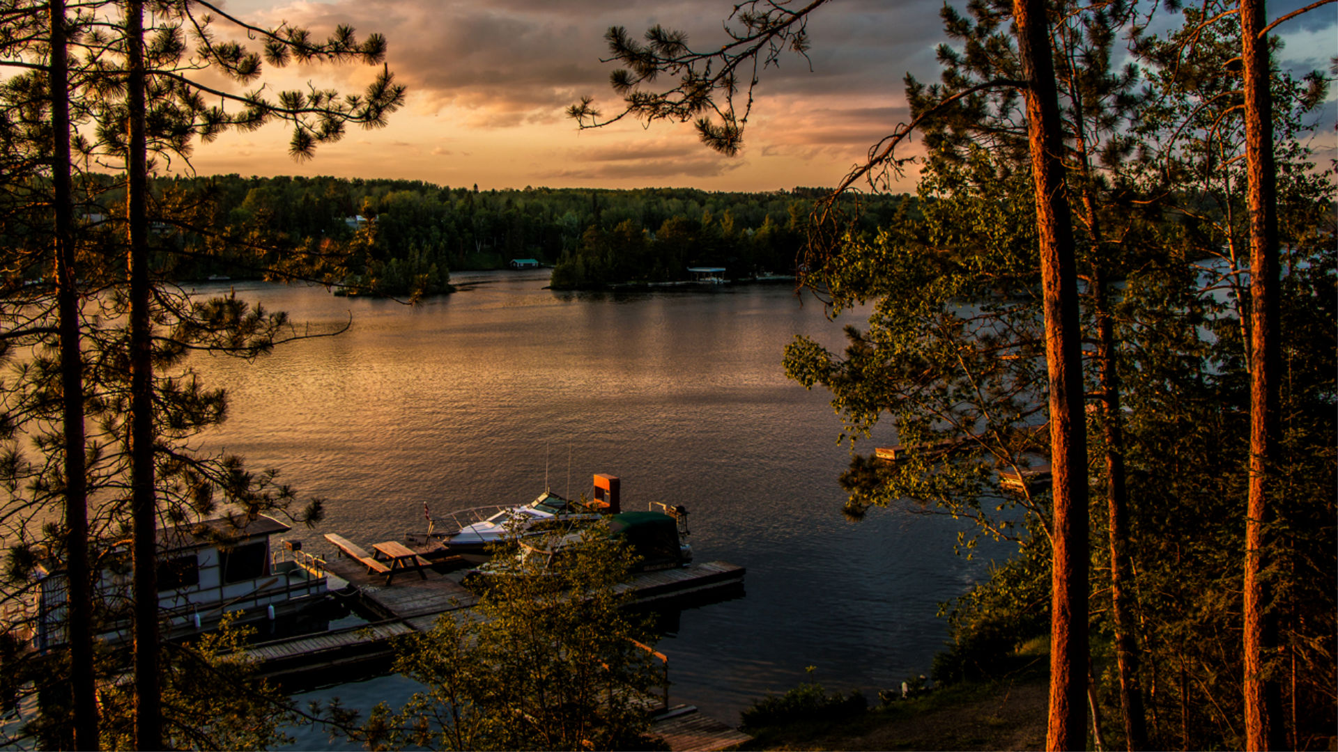 Photo of Temagami Shores Inn and Resort in Temagami, ON