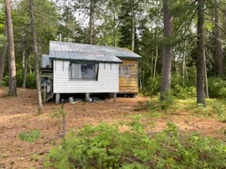Tranquil Lakeside Cabin: Resolin Lake Cozy Retreat – Tranquil Lakeside Cabin: Resolin Lake Cozy Retreat
