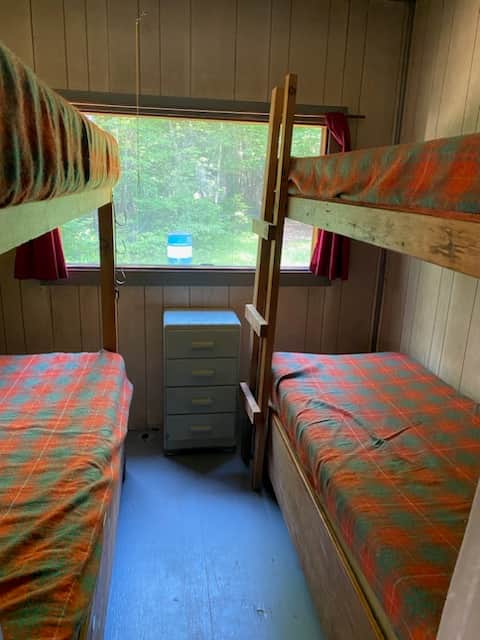 Lakeside Serenity Cottage: Sandy Beach Views – Pourvoirie du Lac Forant